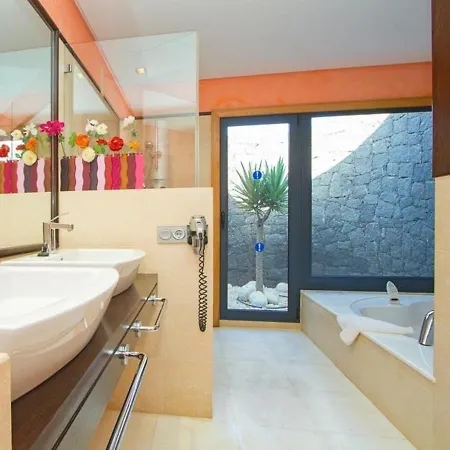 Villa Con Piscina Privada Y Jacuzzi Вилла Коста Бланка